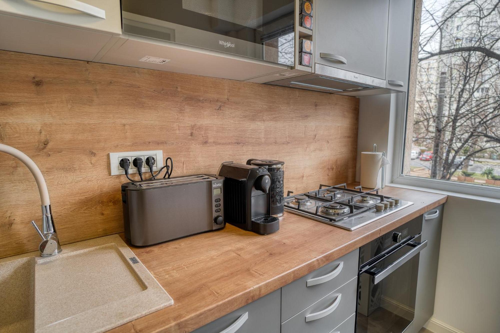 City Chic Retreat: Newly Renovated 1Br Apartment Bucureşti Exterior foto